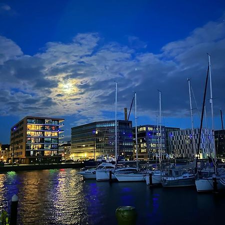 Gemuetl Wohnung Mit Blick Auf Den Hafen Bremerhaven Exterior photo